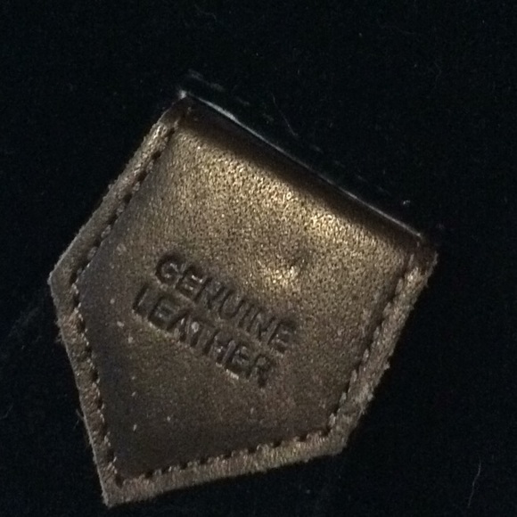 Fur trimmed picture frame. H122 - Picture 3 of 3